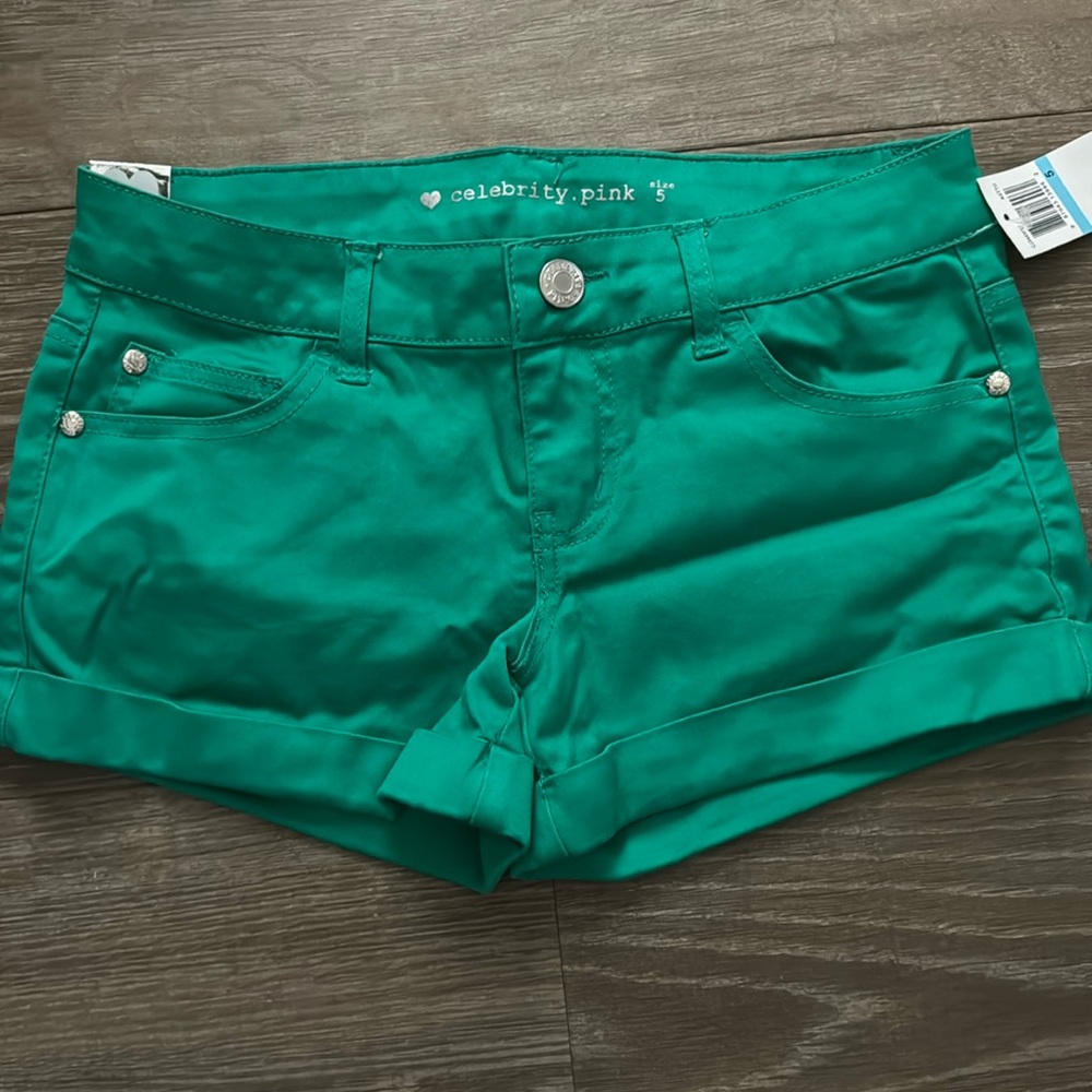 NWT Celebrity Pink Kelly Green Cuffed Shorts Juniors 5 Women’s S